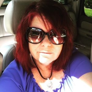 Meet your Posher, Debra